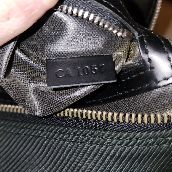 Louis Vuitton Green Taiga Parana Dopp Kit w Leather Handle - Picture 8 of 8